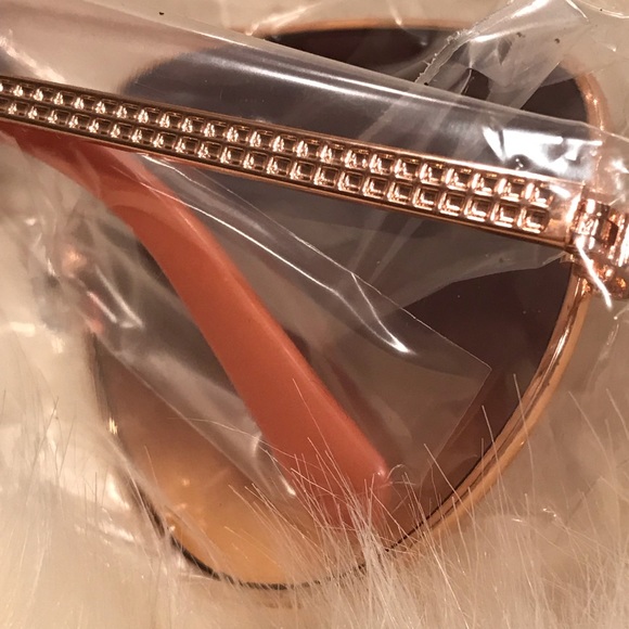 Liz Claiborne JCPenny Sloane Rose Gold Sunglasses - Picture 7 of 8